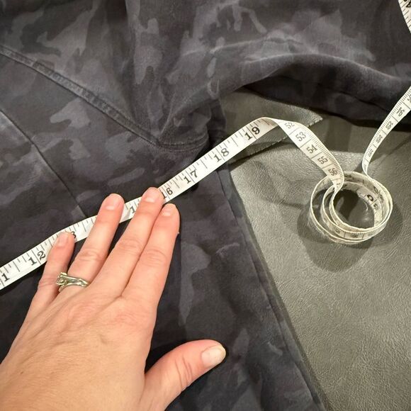 Lululemon Scuba Crew​ - Picture 2 of 7